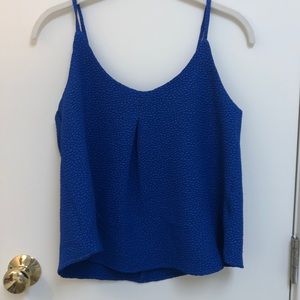 blue tanktop
